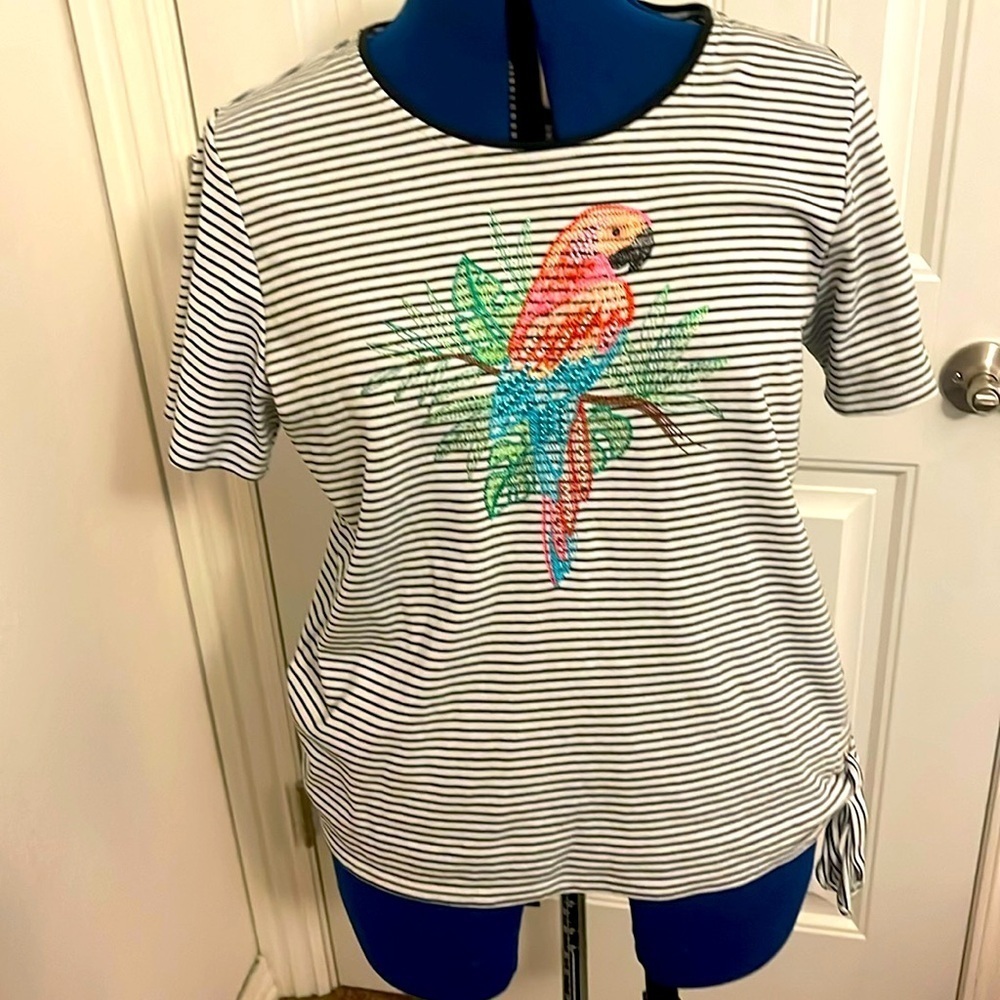 Alfred Dunner women’s size M shirt S/S white‎ black stripes parrot embroidery